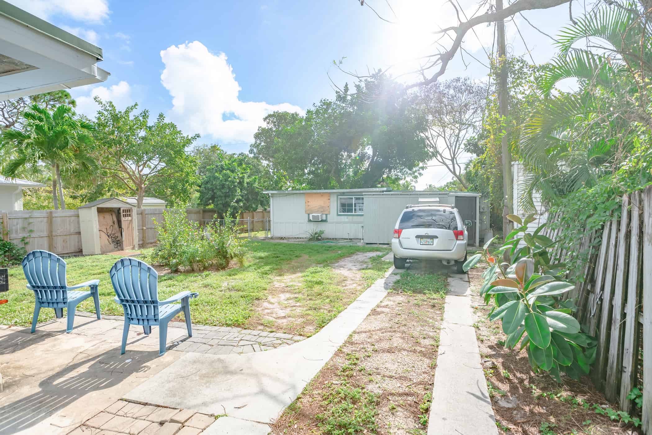 728 N Lake Ave